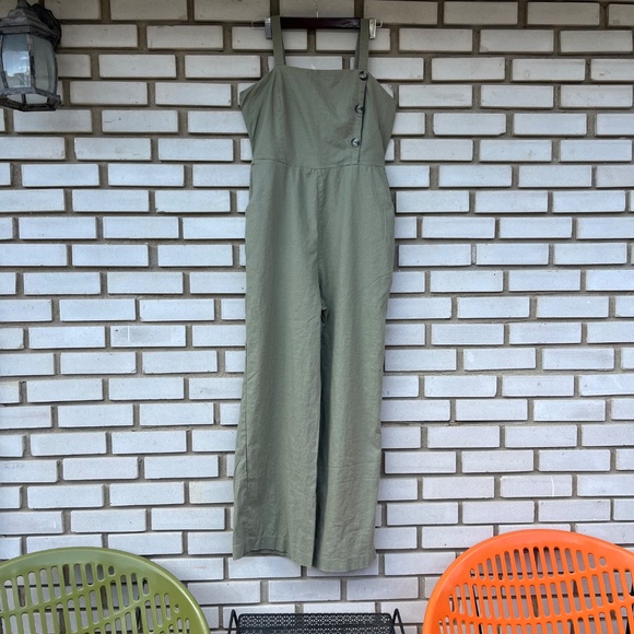Le Chateau Khaki Green Linen Jumper / Romper - Picture 2 of 7